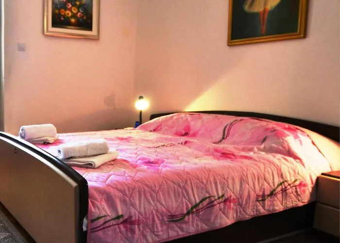 Renata Mare Apartments